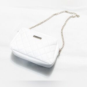 New without tags Fashion Quilted white crossbody with chain.